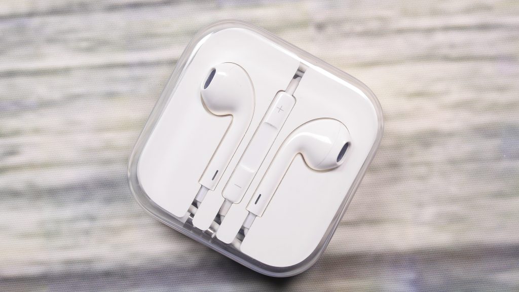 Apple EarPods を今更買ってみました…。 | REV69.COM